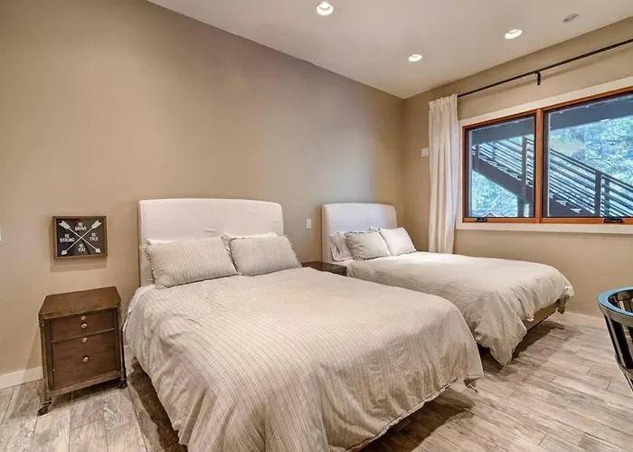 The Chic Apartment *